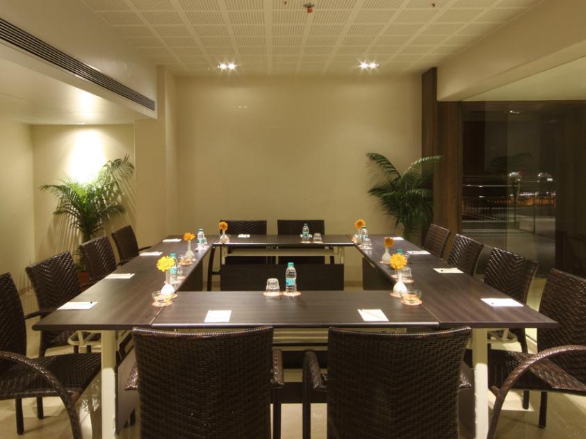 The Maharaja Business Hotel Mumbai Exteriör bild